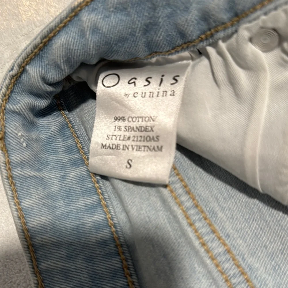Blue High-Waisted Distressed Jean Shorts - Picture 4 of 7
